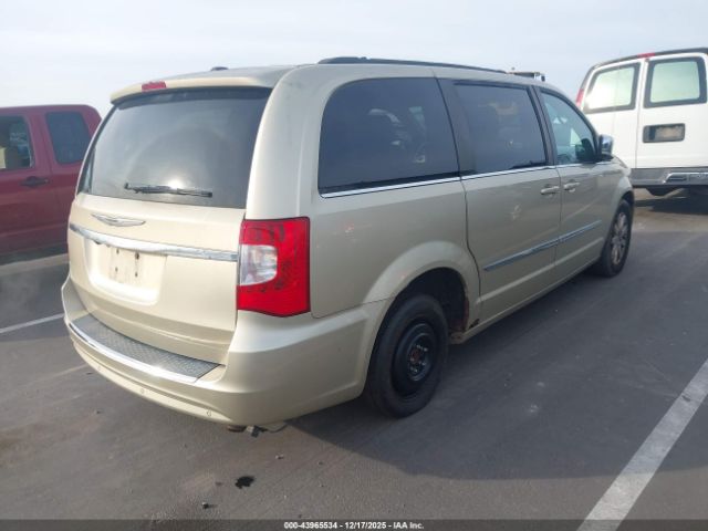 Chrysler Town & Country Touring-l Image 4