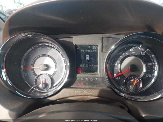 Chrysler Town & Country Touring-l Image 5