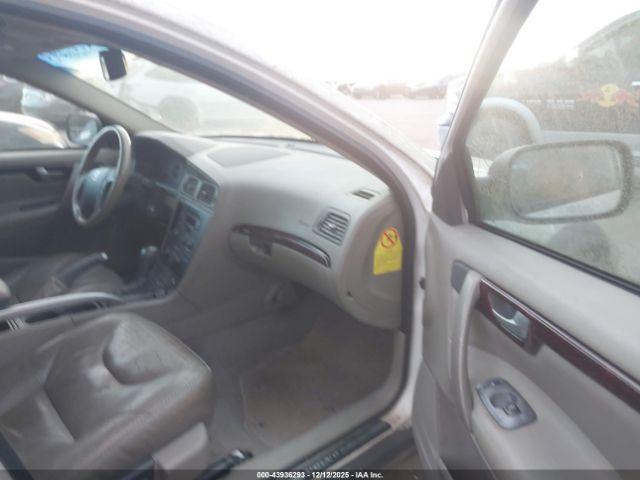 Volvo XC70 2.5t Image 4