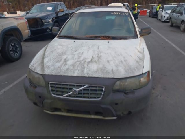Volvo XC70 2.5t Image 9