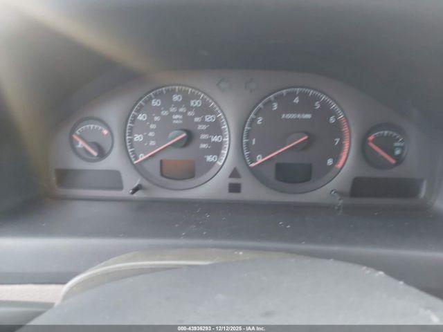 Volvo XC70 2.5t Image 10