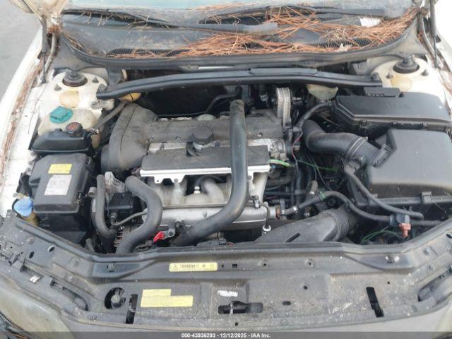 Volvo XC70 2.5t Image 8