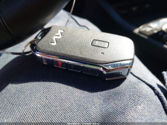 Kia K5 Gt-line Image 16