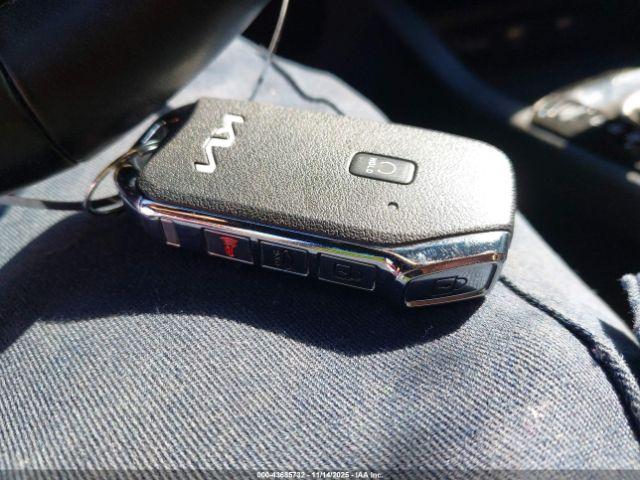 Kia K5 Gt-line Image 16