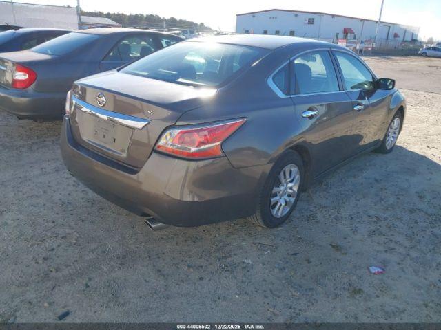 Nissan Altima Image 10