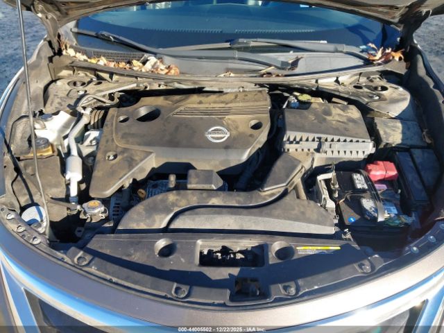 Nissan Altima Image 15