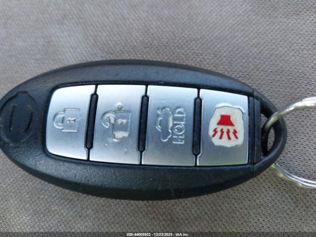 Nissan Altima Image 2