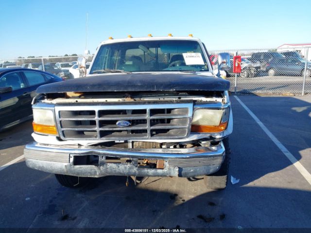 Ford F-350 Image 12