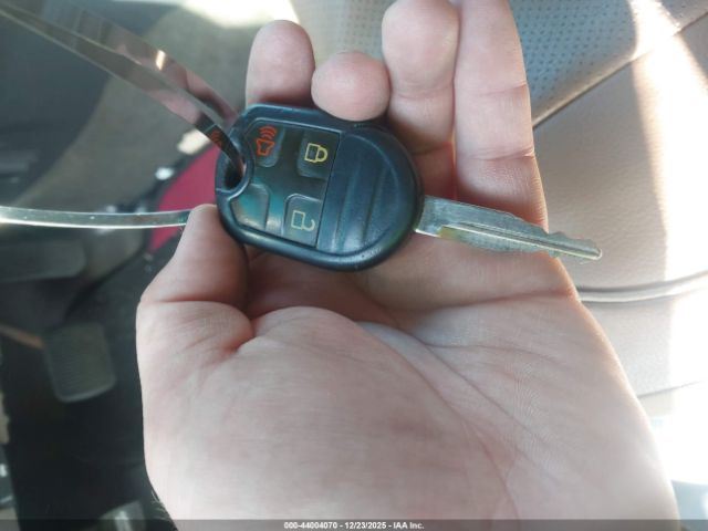 Ford Explorer Image 4