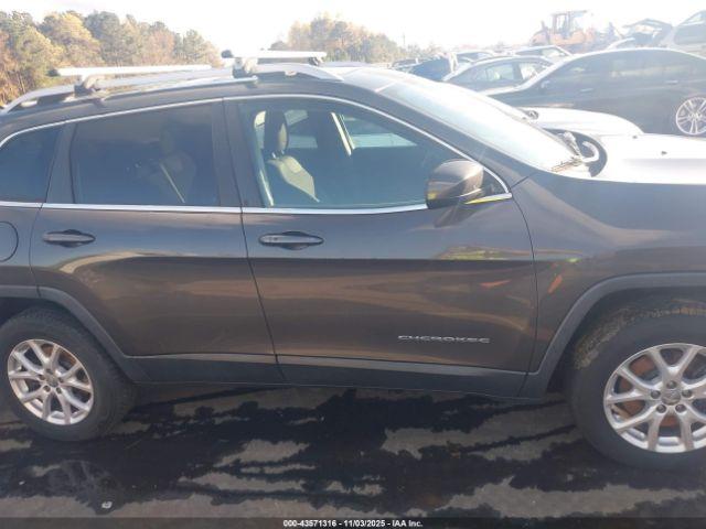 Jeep Cherokee Latitude Image 11