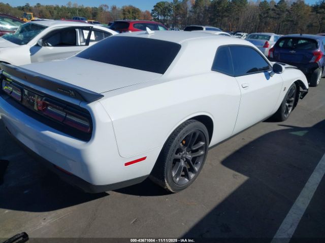 Dodge Challenger Image 9
