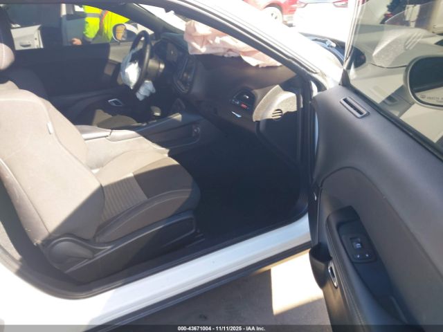 Dodge Challenger Image 12