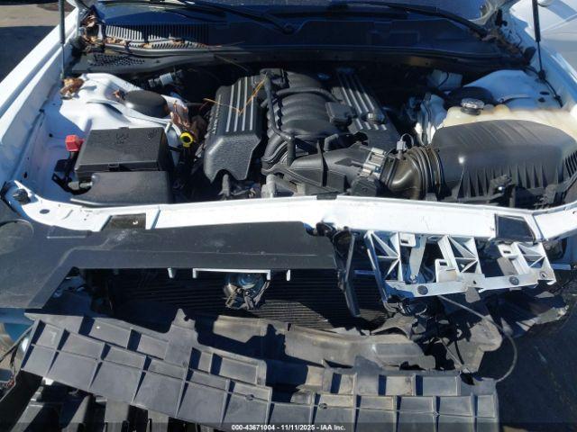 Dodge Challenger Image 15