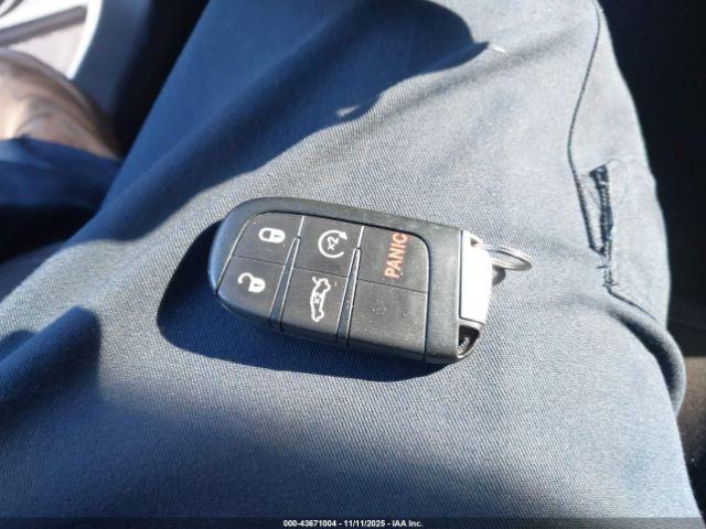 Dodge Challenger Image 2