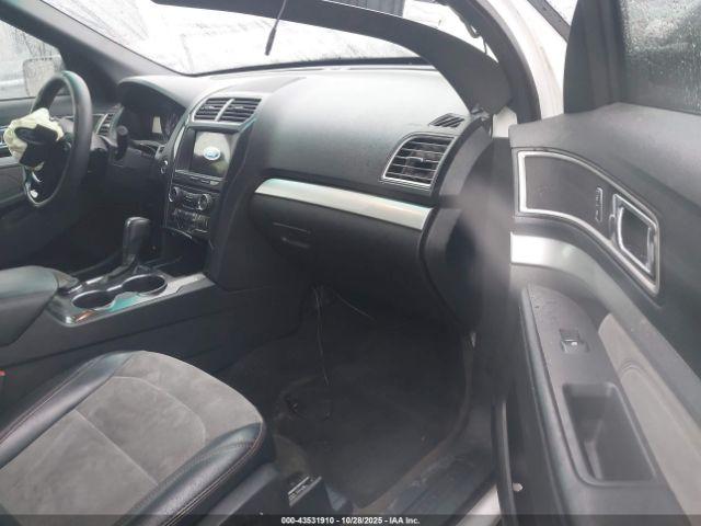 Ford Explorer Xlt Image 5