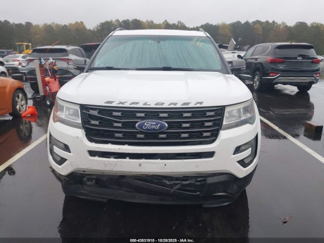 Ford Explorer Xlt Image 8