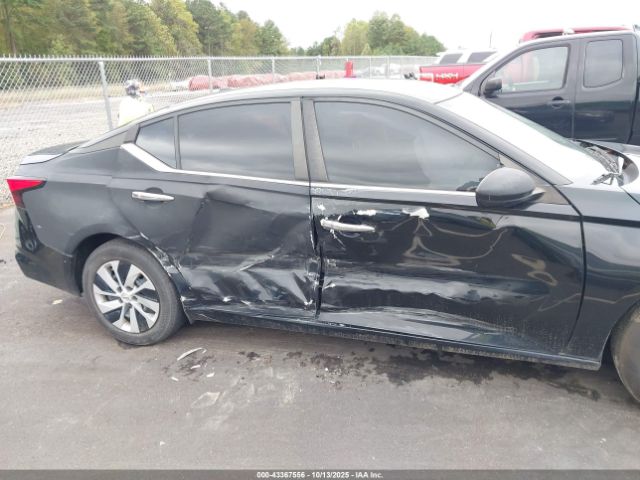 Nissan Altima 2.5 S Image 2