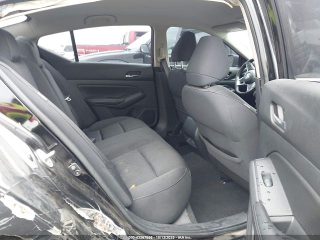 Nissan Altima 2.5 S Image 9