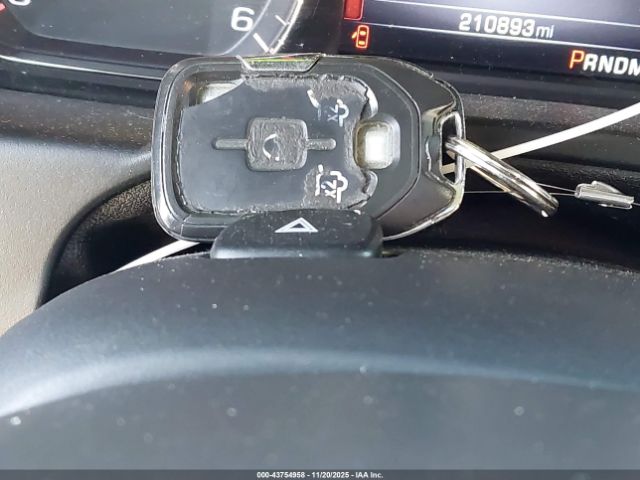 GMC Yukon Slt Image 3