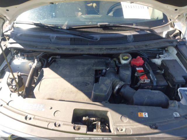 Ford Explorer Limited Image 11