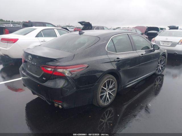 Toyota Camry Se Image 4