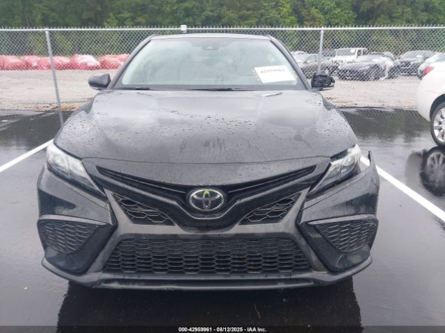 Toyota Camry Se Image 7