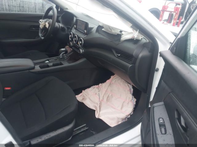 Nissan Sentra S Image 4