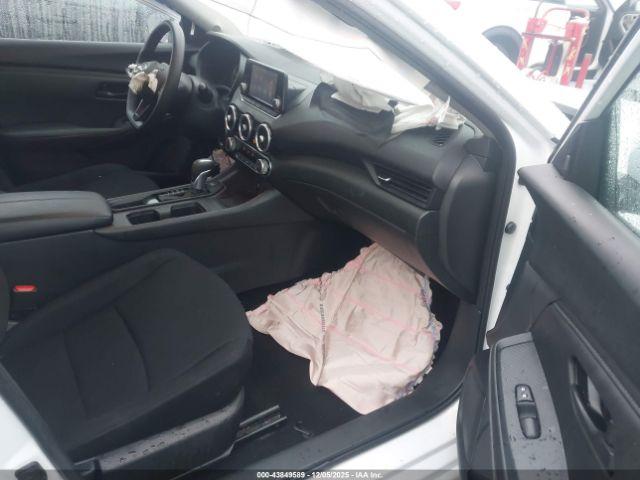 Nissan Sentra S Image 4