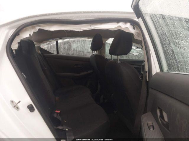 Nissan Sentra S Image 9