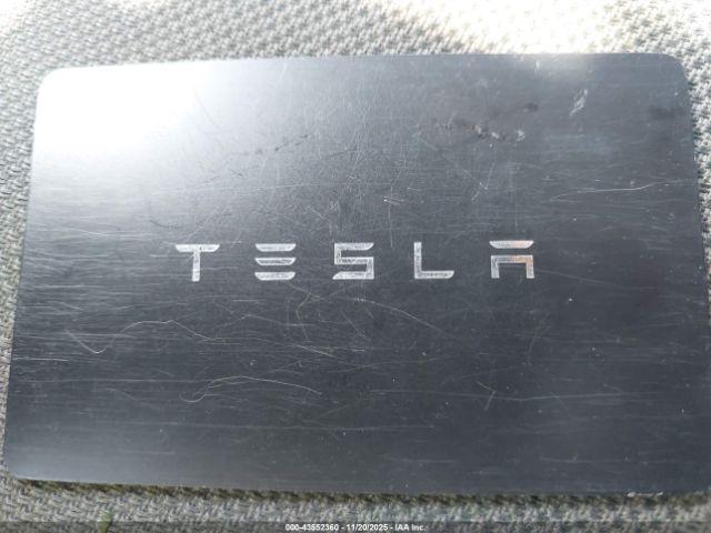 Tesla Model Y Image 8