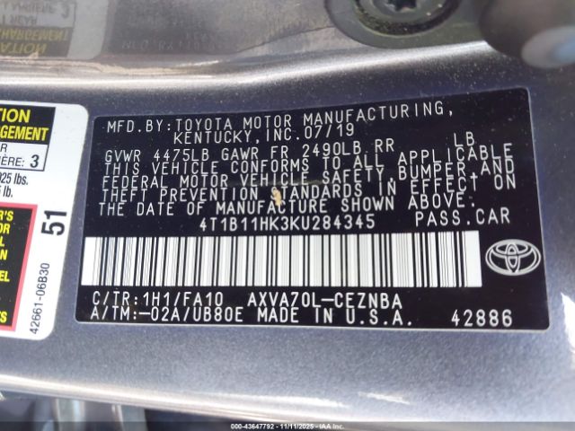 Toyota Camry Le Image 15