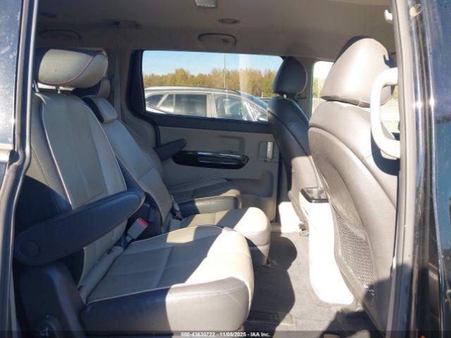 Kia Sedona Ex Image 13