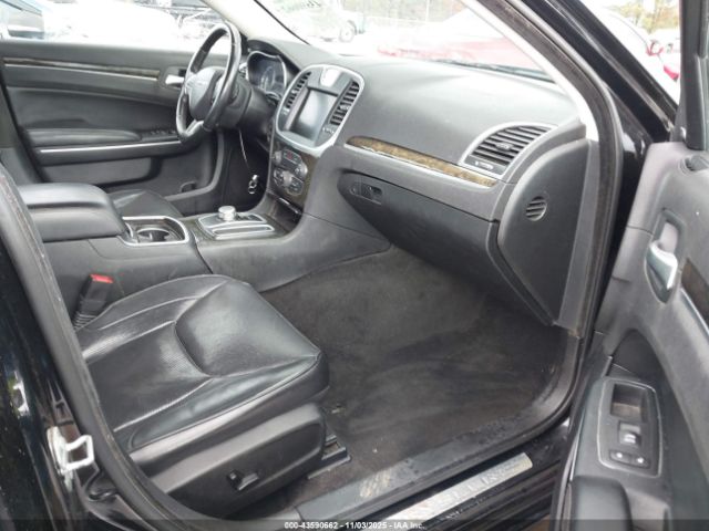 Chrysler 300c Awd Image 8