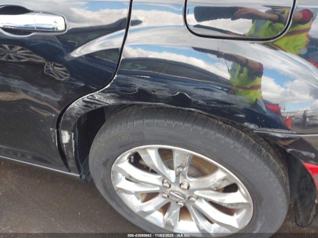 Chrysler 300c Awd Image 5