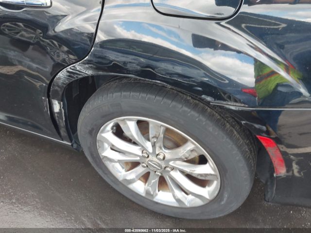 Chrysler 300c Awd Image 17