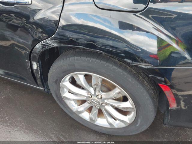 Chrysler 300c Awd Image 17