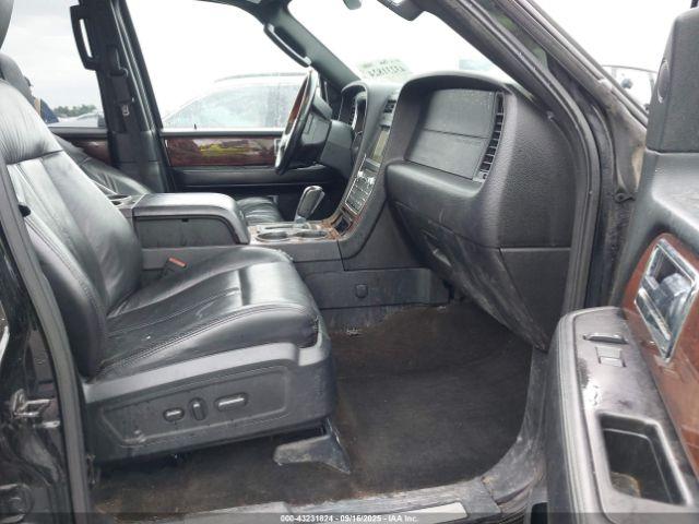 Lincoln Navigator Select Image 18