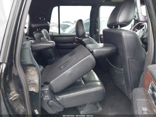 Lincoln Navigator Select Image 4