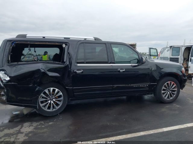 Lincoln Navigator Select Image 13