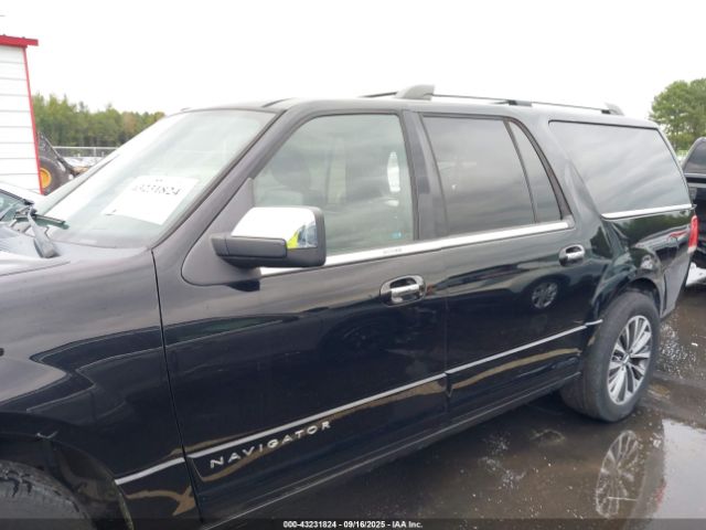 Lincoln Navigator Select Image 11