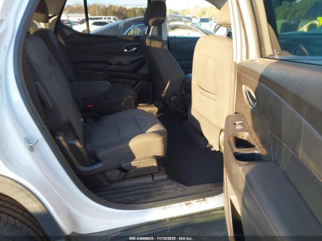 Chevrolet Traverse Lt Cloth Image 3