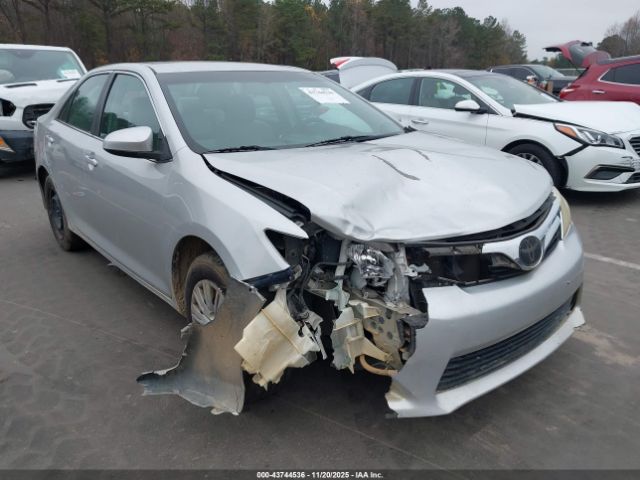 Toyota Camry Le Image 15