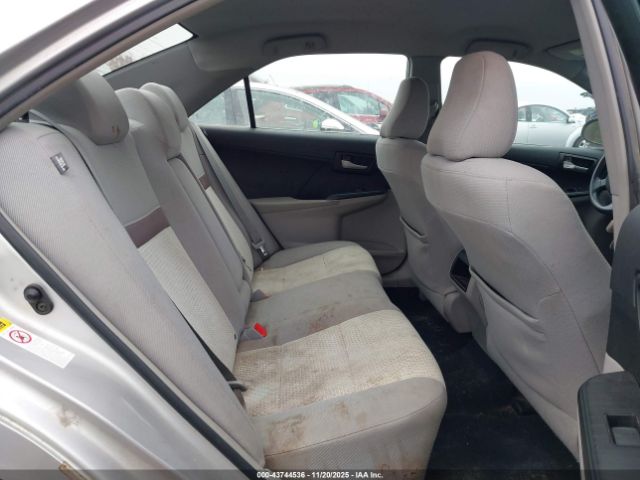 Toyota Camry Le Image 16