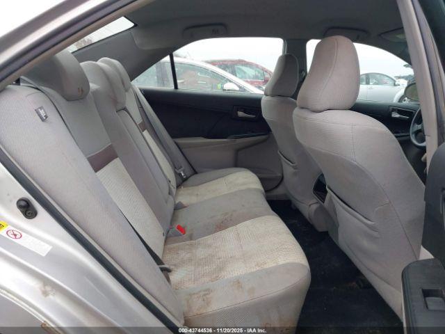 Toyota Camry Le Image 16