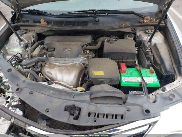 Toyota Camry Le Image 7