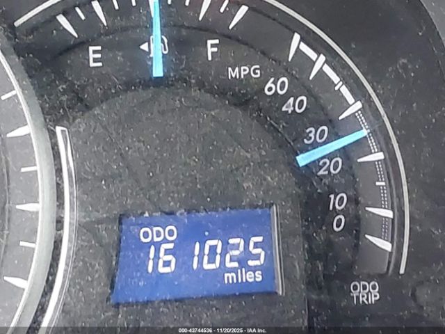 Toyota Camry Le Image 6