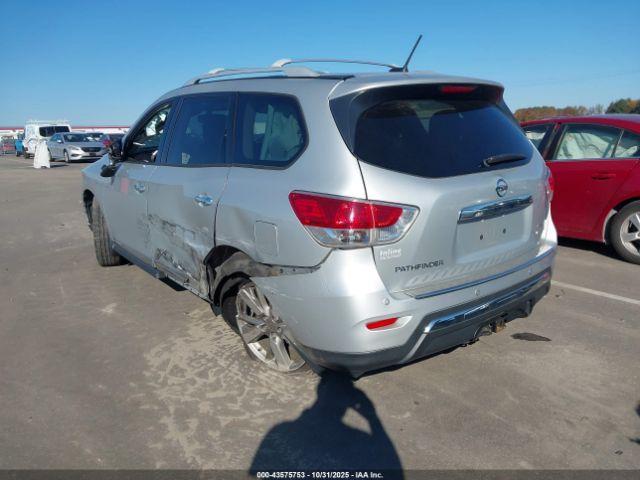 Nissan Pathfinder Platinum Image 10