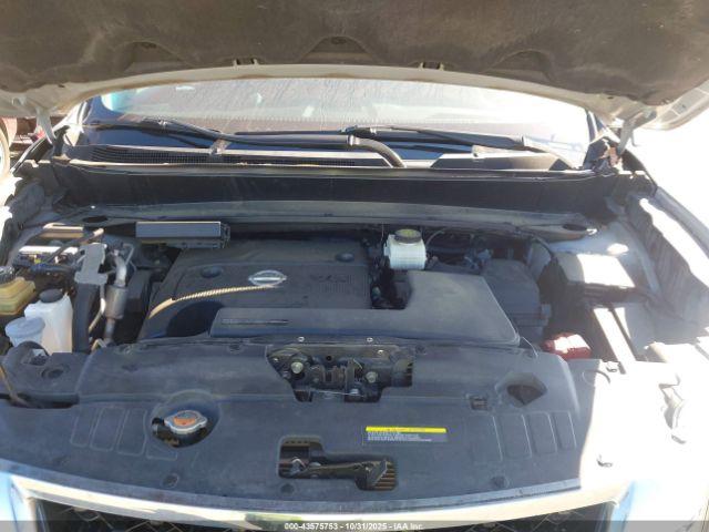 Nissan Pathfinder Platinum Image 6