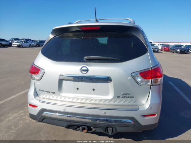 Nissan Pathfinder Platinum Image 15