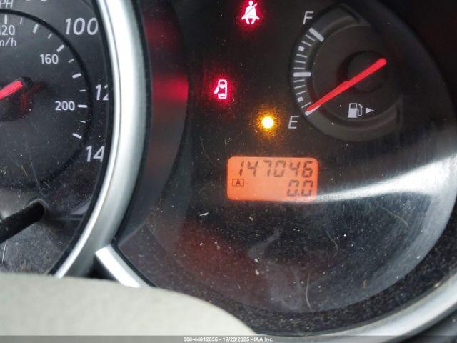 Nissan Versa 1.8s Image 6